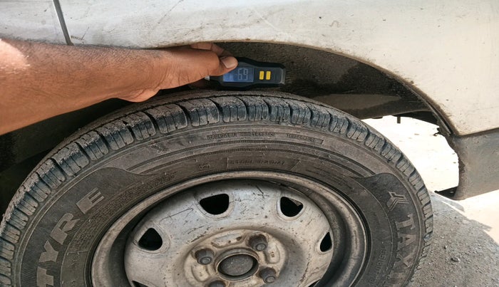2010 Maruti Eeco 7 STR, Petrol, Manual, 74,143 km, tyre