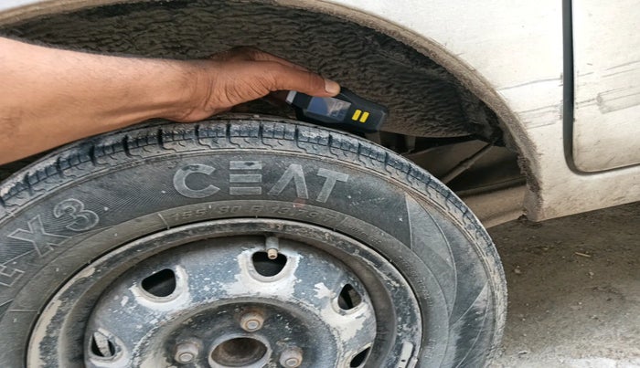 2010 Maruti Eeco 7 STR, Petrol, Manual, 74,143 km, tyre