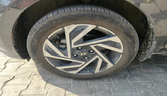 2024 Hyundai NEW I20 ASTA 1.2 MT, Petrol, Manual, 10,321 km, tyre