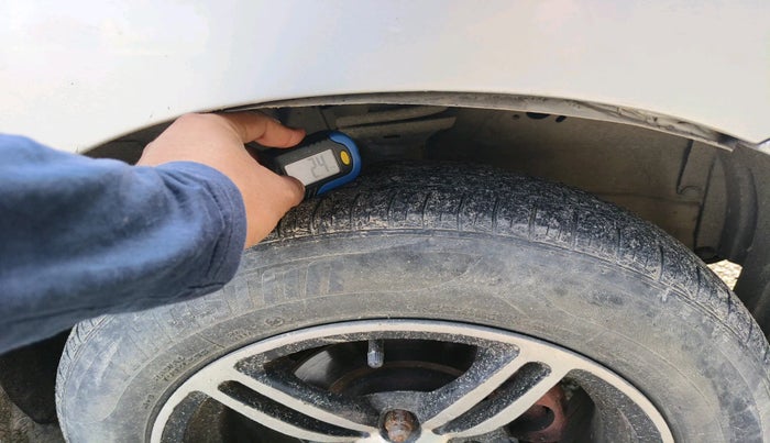 2013 Maruti Wagon R 1.0 VXI, Petrol, Manual, 1,18,651 km, tyre