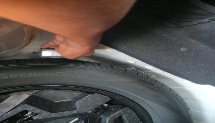 2022 Tata PUNCH ADVENTURE MT, Petrol, Manual, 85,000 km, tyre