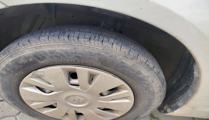2014 Maruti Swift LXI, Petrol, Manual, 68,371 km, tyre