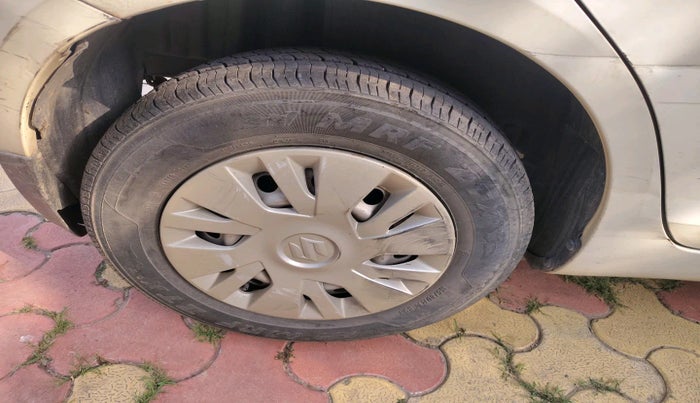 2014 Maruti Swift LXI, Petrol, Manual, 68,371 km, tyre