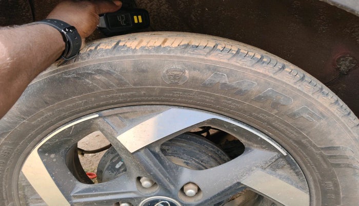 2022 Hyundai VENUE SX 1.0 TURBO IMT, Petrol, Manual, 38,474 km, tyre