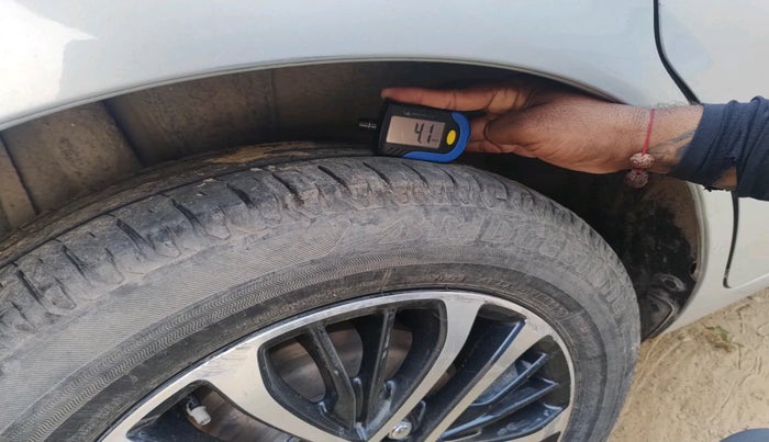 2022 Maruti Ertiga ZXI (O) CNG, Petrol, Manual, 26,509 km, tyre