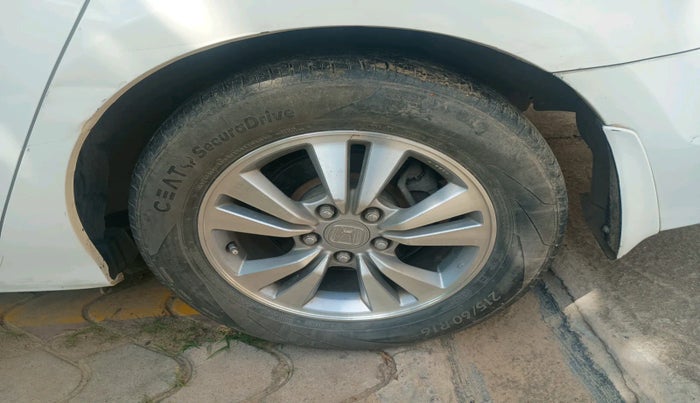 2013 Honda Accord 2.4L I-VTEC MT, Petrol, Manual, 94,484 km, tyre