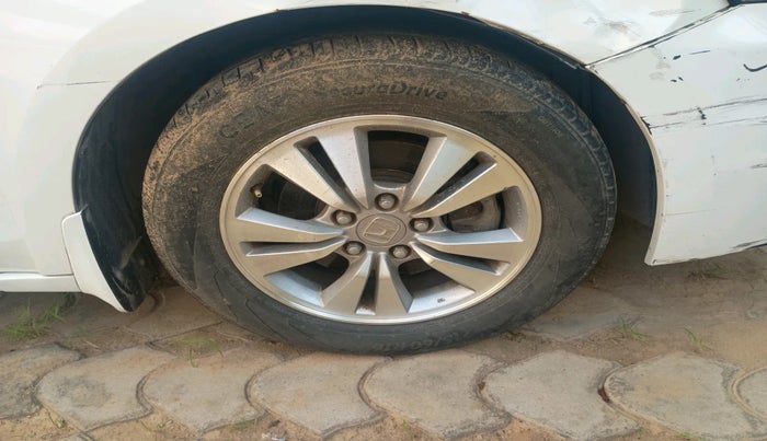 2013 Honda Accord 2.4L I-VTEC MT, Petrol, Manual, 94,484 km, tyre