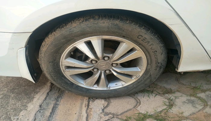 2013 Honda Accord 2.4L I-VTEC MT, Petrol, Manual, 94,484 km, tyre