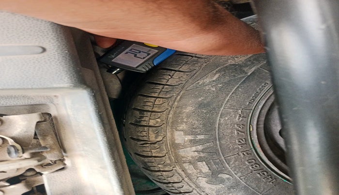 2015 Maruti Alto 800 LXI CNG, Petrol, Manual, 1,46,144 km, tyre