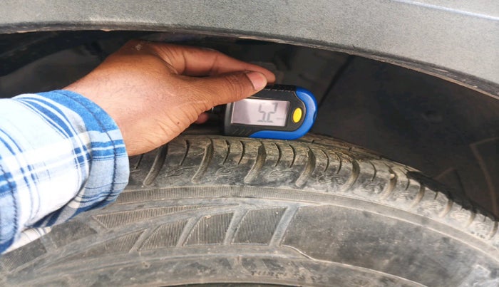 2020 Hyundai VENUE SX 1.0 TURBO, Petrol, Manual, 28,693 km, tyre