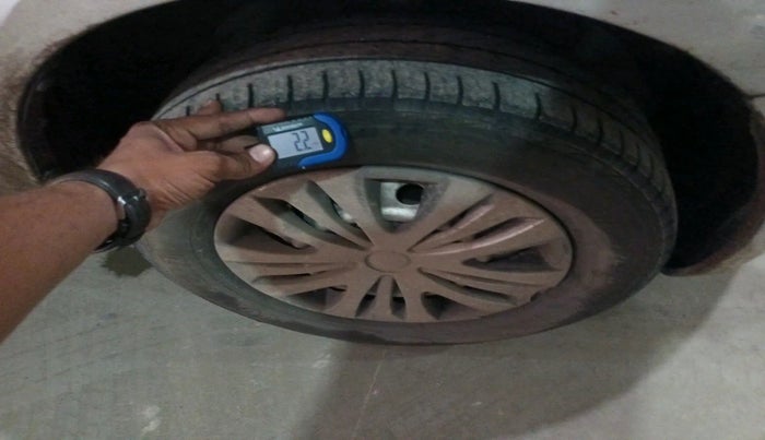 2010 Maruti Ritz LXI, Petrol, Manual, 1,11,405 km, tyre