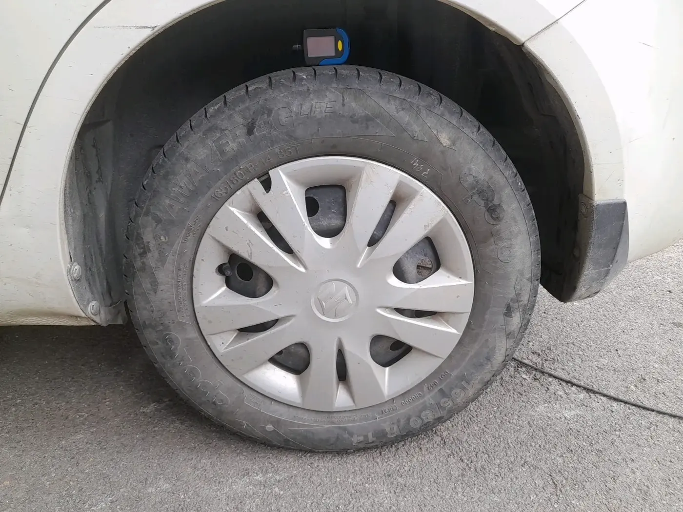 2014 Maruti Swift Dzire VXI, Petrol, Manual, 48,009 km, tyre