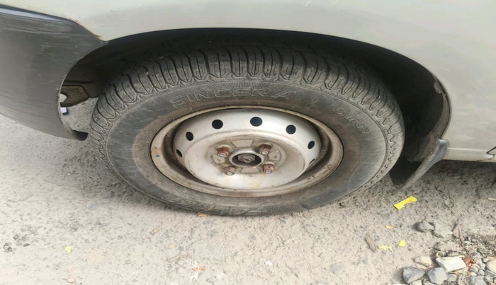 2010 Maruti Alto LXI, Petrol, Manual, 47,622 km, tyre
