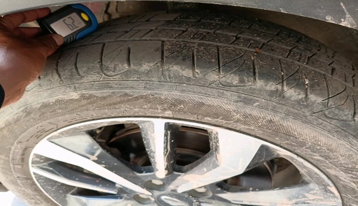 2019 Mahindra XUV300 W8 (O) 1.2 PETROL, Petrol, Manual, 65,581 km, tyre
