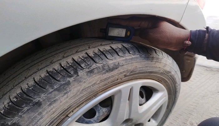 2015 Hyundai Grand i10 MAGNA 1.2 KAPPA VTVT, Petrol, Manual, 1,89,000 km, tyre