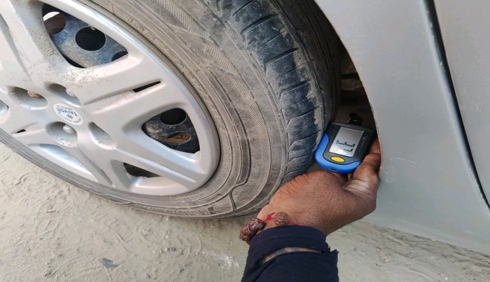 2015 Hyundai Grand i10 MAGNA 1.2 KAPPA VTVT, Petrol, Manual, 1,89,000 km, tyre