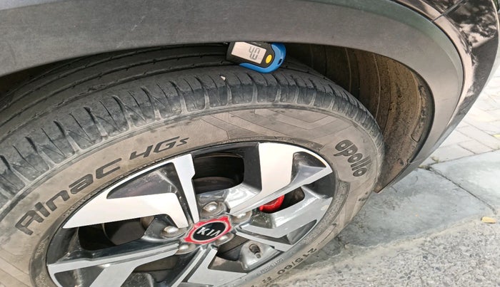 2021 KIA SONET GTX PLUS 1.5 AT, Diesel, Automatic, 72,072 km, tyre