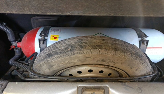 2019 Maruti New Wagon-R LXI CNG 1.0, Petrol, Manual, 1,10,950 km, tyre