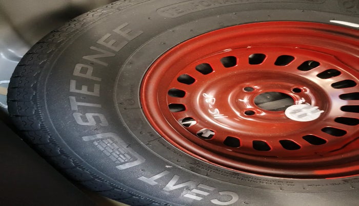 2025 Nissan MAGNITE N-Connecta B4D 1.0 Petrol AMT, Petrol, Automatic, 4,869 km, tyre