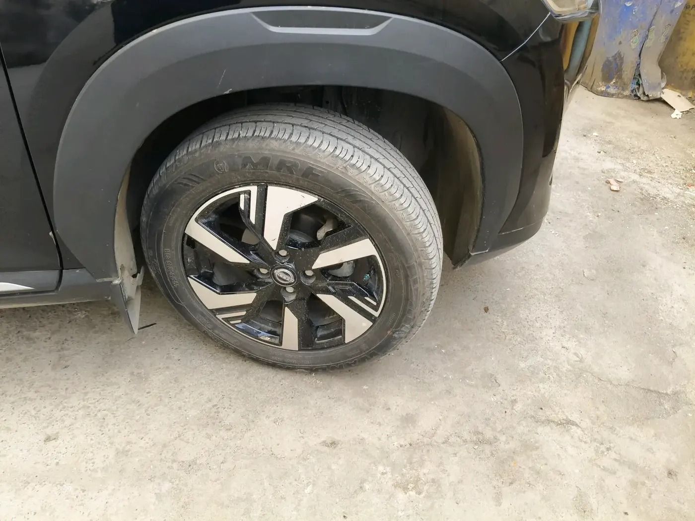 2025 Nissan MAGNITE N-Connecta B4D 1.0 Petrol AMT, Petrol, Automatic, 4,869 km, tyre