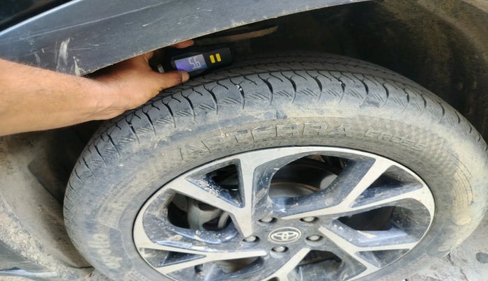 2024 Toyota URBAN CRUISER HYRYDER G NEO DRIVE, Petrol, Manual, 64,000 km, tyre