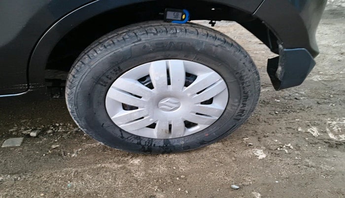 2020 Maruti Alto LXI, Petrol, Manual, 6,915 km, tyre