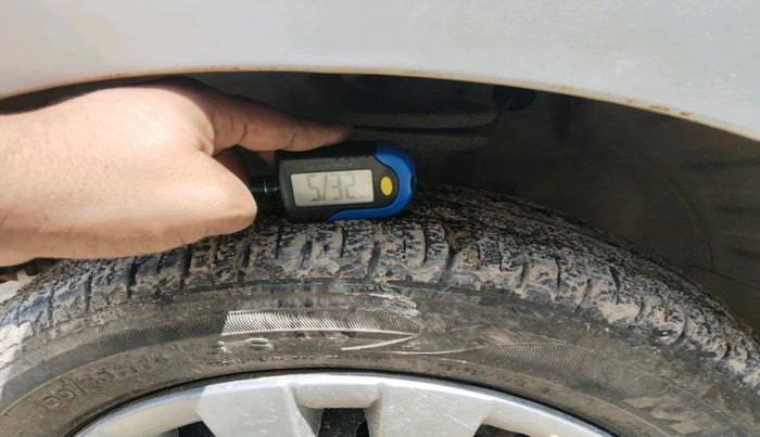 2011 Maruti Wagon R 1.0 VXI, Petrol, Manual, 1,45,854 km, tyre