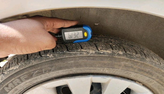 2011 Maruti Wagon R 1.0 VXI, Petrol, Manual, 1,45,854 km, tyre