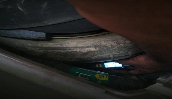 2020 Mahindra XUV300 W6 1.5 Diesel, Diesel, Manual, 1,70,378 km, tyre