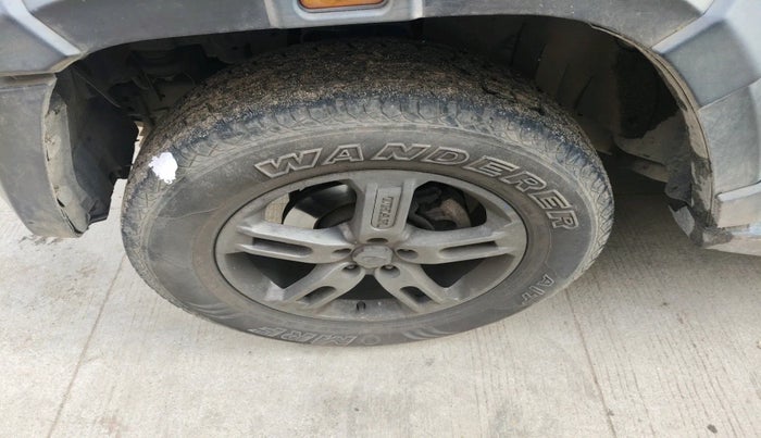 2021 Mahindra Thar LX PETROL HT 4WD AT, Petrol, Automatic, 37,100 km, tyre