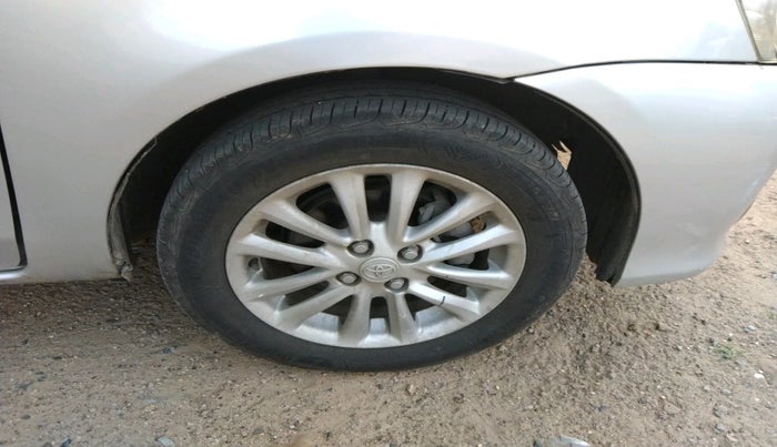2017 Toyota Etios Liva VX, Petrol, Manual, 77,327 km, tyre