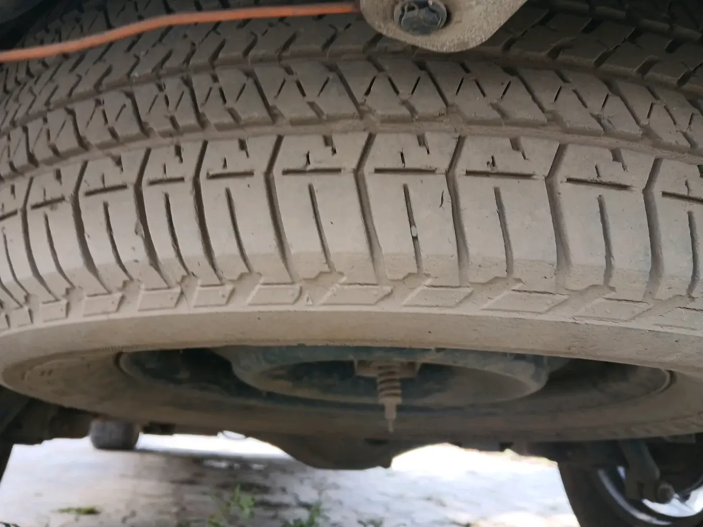 2016 Mahindra Scorpio S6 PLUS 1.99, Diesel, Manual, 1,33,218 km, tyre