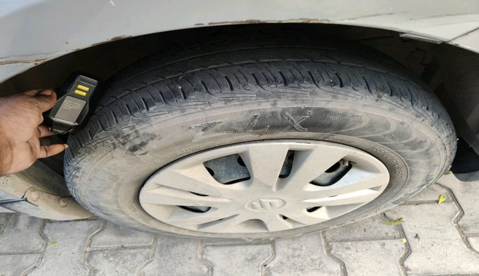 2014 Maruti Swift VXI, Petrol, Manual, 89,889 km, tyre