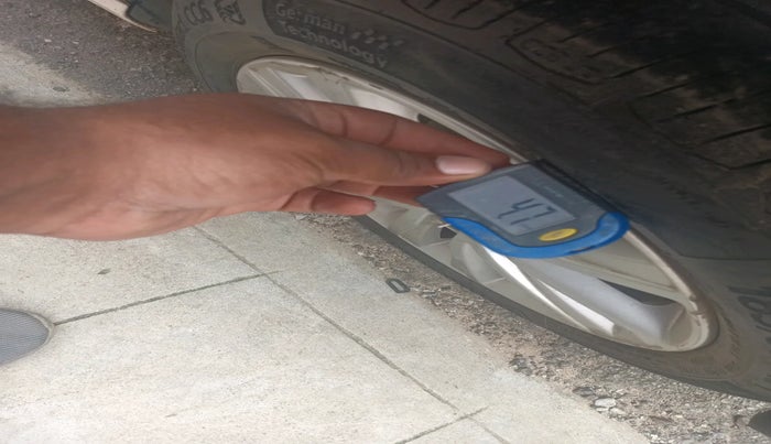 2015 Volkswagen Polo GT TSI AT, Petrol, Automatic, 1,17,832 km, tyre