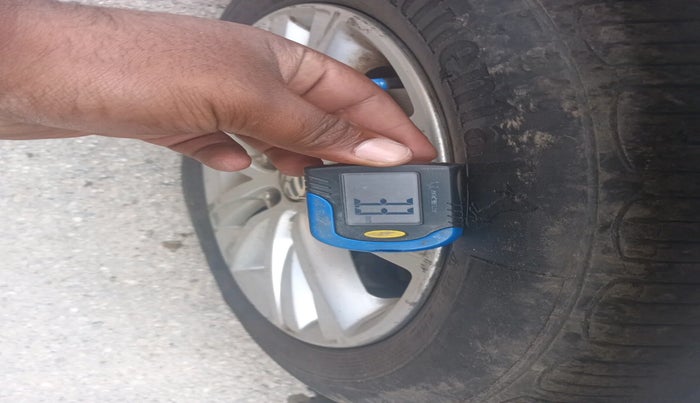 2015 Volkswagen Polo GT TSI AT, Petrol, Automatic, 1,17,832 km, tyre