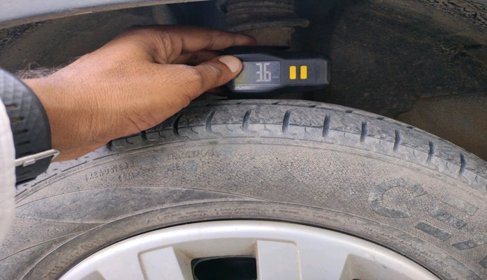 2016 Renault Kwid RXL, Petrol, Manual, 26,590 km, tyre