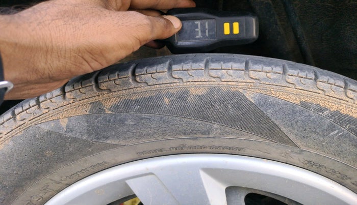 2016 Renault Kwid RXL, Petrol, Manual, 26,590 km, tyre