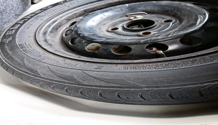 2017 Maruti Swift VDI, Diesel, Manual, 69,441 km, tyre