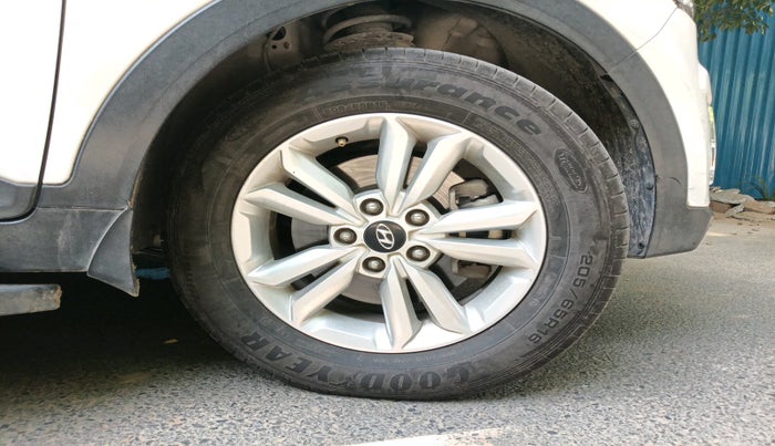 2017 Hyundai Creta SX PLUS 1.6 PETROL, Petrol, Manual, 44,615 km, tyre