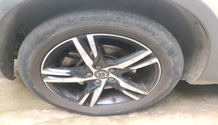 2020 Volvo XC 40 D4 R DESIGN, Diesel, Automatic, 80,356 km, tyre