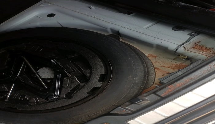 2020 Volvo XC 40 D4 R DESIGN, Diesel, Automatic, 80,356 km, tyre