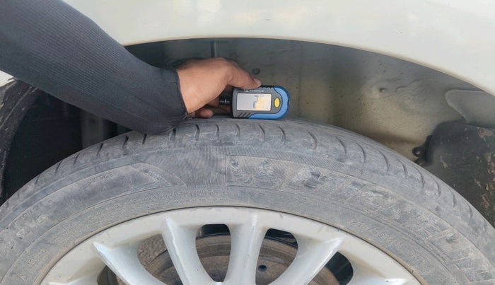 2013 Fiat Linea EMOTION 1.3, Diesel, Manual, 1,03,381 km, tyre