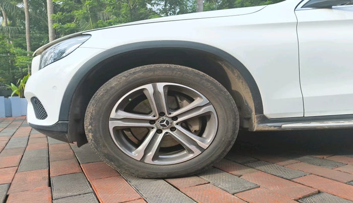 2018 Mercedes Benz GLC CLASS 220 D 4 MATIC, Diesel, Automatic, 1,34,105 km, tyre