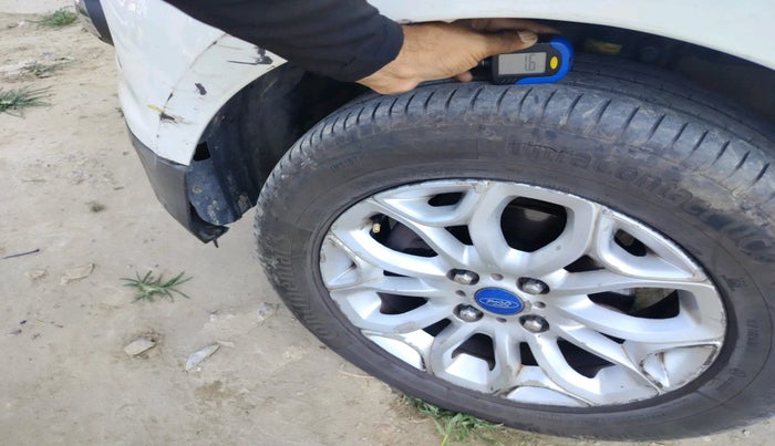 2016 Ford Ecosport TITANIUM+ 1.5L DIESEL, Diesel, Manual, 2,35,987 km, tyre