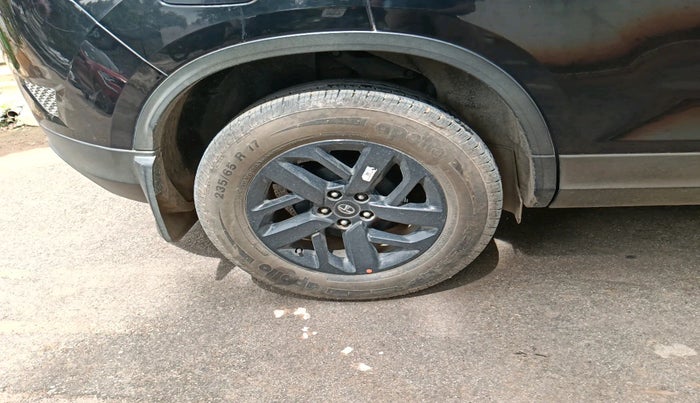 2022 Tata Harrier XT PLUS 2.0L KRYOTEC DARK EDITON, Diesel, Manual, 25,841 km, tyre