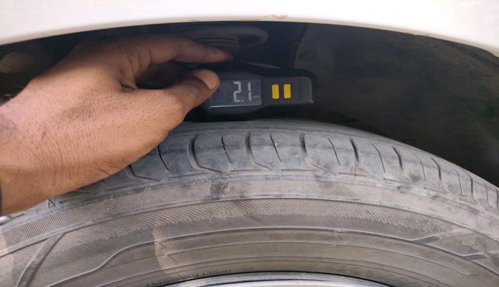 2022 Maruti Swift VXI CNG, Petrol, Manual, 77,000 km, tyre