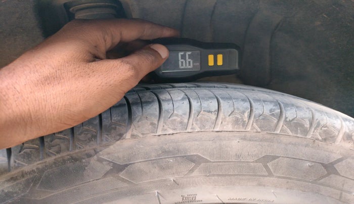 2022 Maruti Swift VXI CNG, Petrol, Manual, 77,000 km, tyre