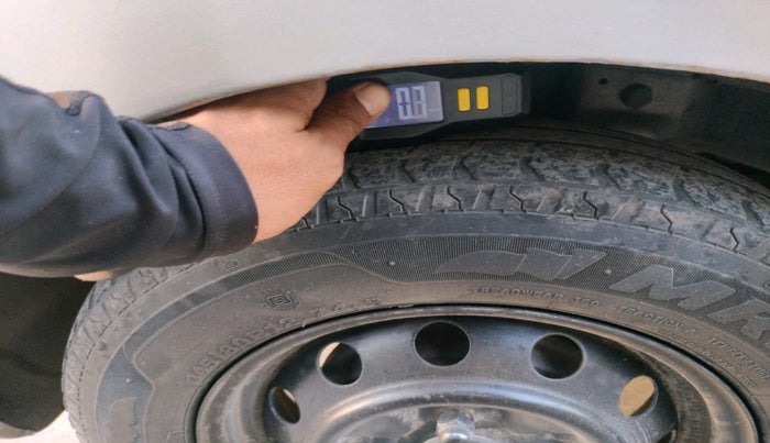 2012 Hyundai Eon 1.0 KAPPA ERA +, Petrol, Manual, 1,01,501 km, tyre