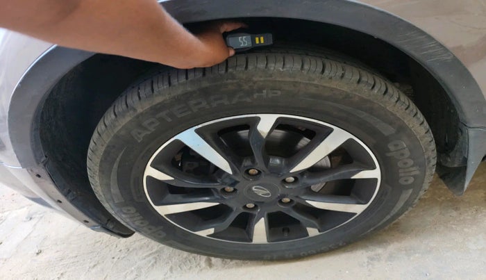 2018 Mahindra XUV500 W11 AT, Diesel, Automatic, 93,581 km, tyre