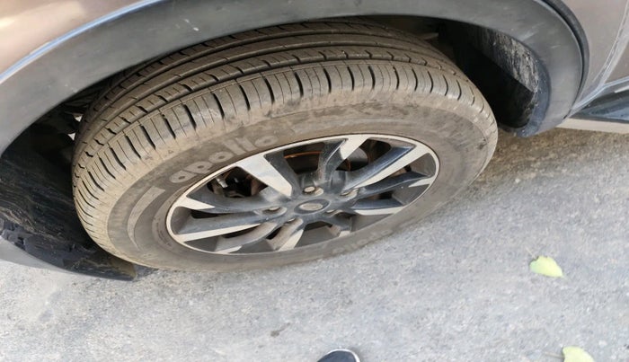 2018 Mahindra XUV500 W11 AT, Diesel, Automatic, 93,581 km, tyre